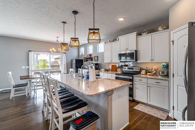 8710 S 168th Avenue, Omaha, NE 68136