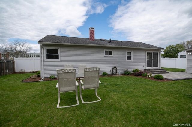 1084 Joselson Avenue, Bay Shore, NY 11706