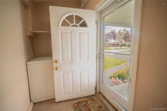 1084 Joselson Avenue, Bay Shore, NY 11706