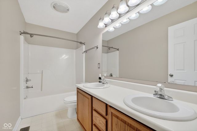 8025 Winterset Circle, Indianapolis, IN 46214
