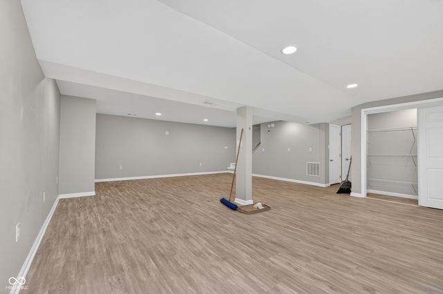 8025 Winterset Circle, Indianapolis, IN 46214