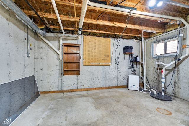 8025 Winterset Circle, Indianapolis, IN 46214