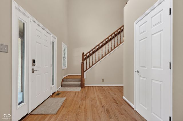 8025 Winterset Circle, Indianapolis, IN 46214
