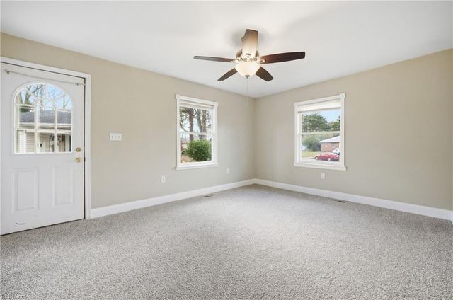 213 Kingwood DR, Newport News, VA 23601