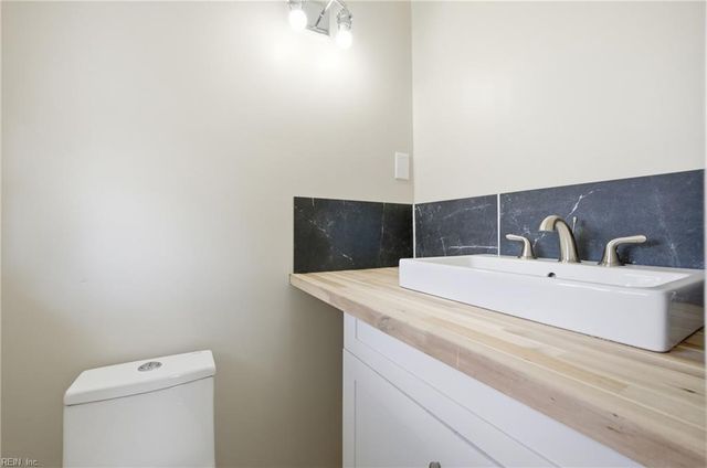 213 Kingwood DR, Newport News, VA 23601