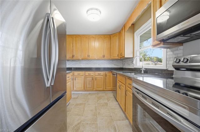 213 Kingwood DR, Newport News, VA 23601