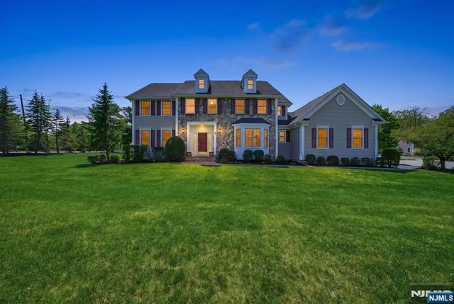 2 E David Drive, Hanover Township, NJ 07981