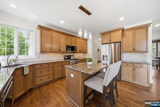 2 E David Drive, Hanover Township, NJ 07981
