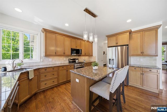 2 E David Drive, Hanover Township, NJ 07981