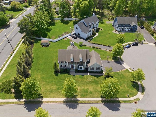 2 E David Drive, Hanover Township, NJ 07981