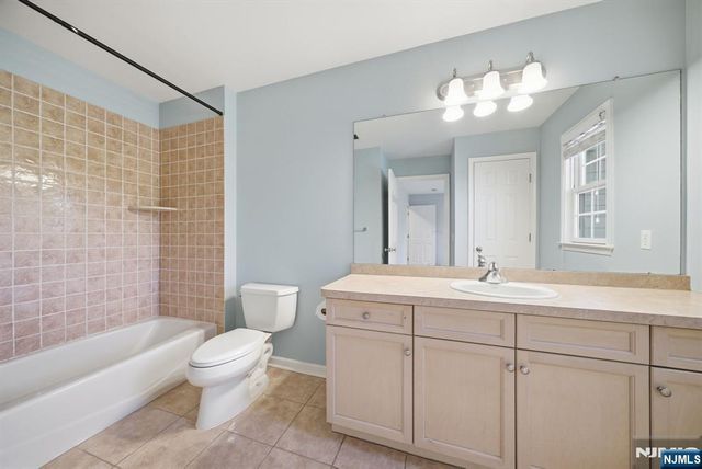 2 E David Drive, Hanover Township, NJ 07981