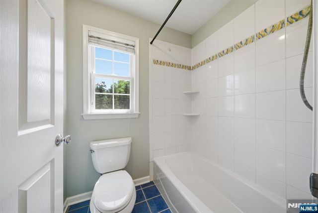 2 E David Drive, Hanover Township, NJ 07981