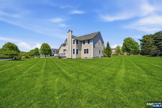 2 E David Drive, Hanover Township, NJ 07981