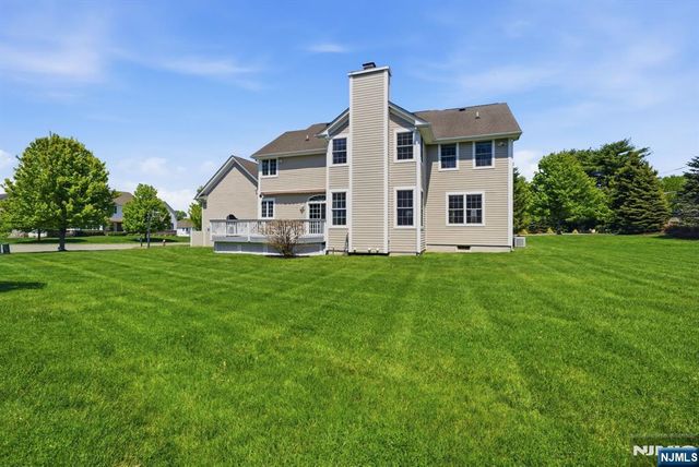 2 E David Drive, Hanover Township, NJ 07981