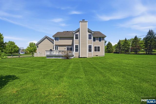 2 E David Drive, Hanover Township, NJ 07981