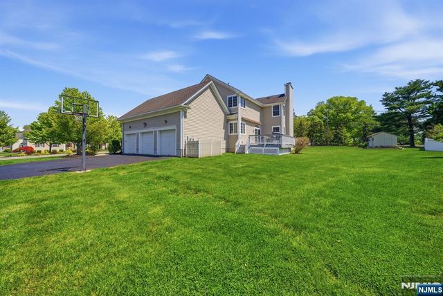 2 E David Drive, Hanover Township, NJ 07981