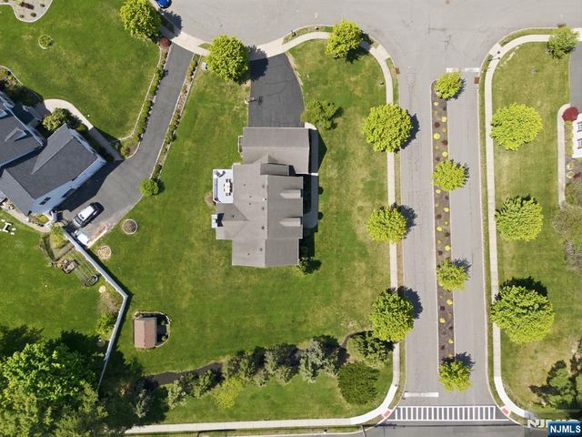 2 E David Drive, Hanover Township, NJ 07981
