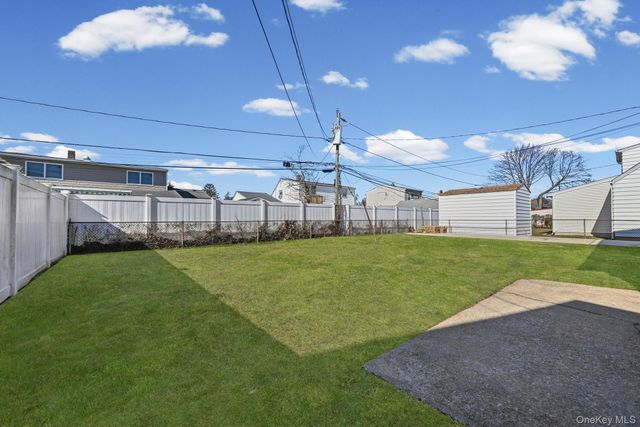 28 Candle Lane, Levittown, NY 11756