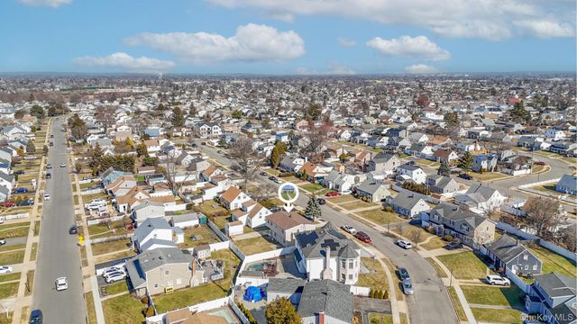 28 Candle Lane, Levittown, NY 11756