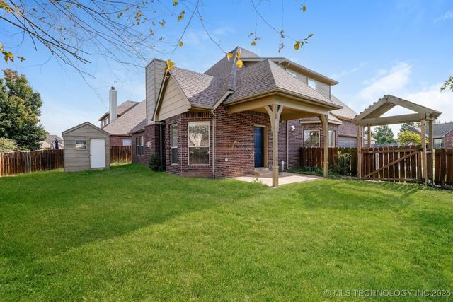 1212 E Canton Street S, Broken Arrow, OK 74012