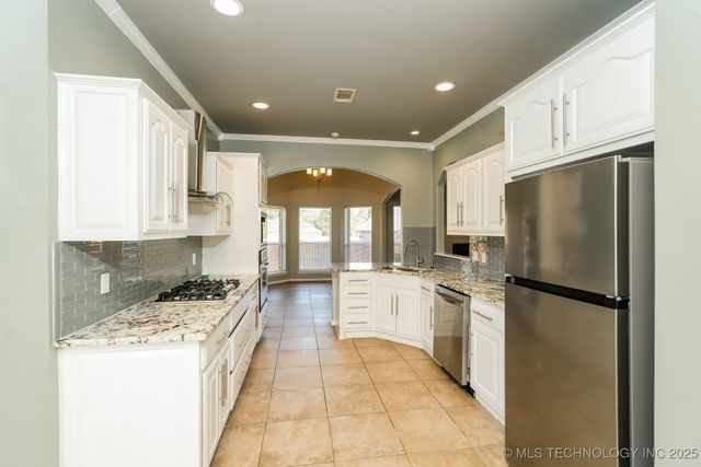 1212 E Canton Street S, Broken Arrow, OK 74012