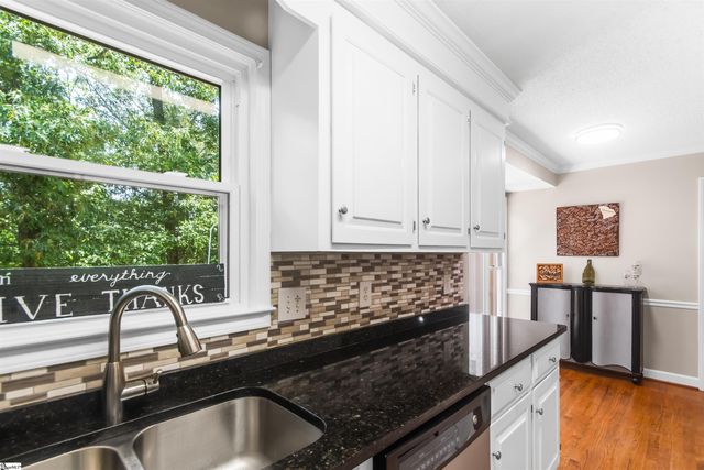 10 Woodway Drive, Greer, SC 29651