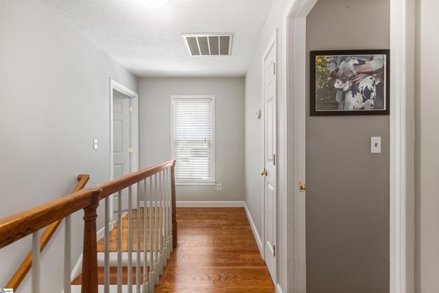 10 Woodway Drive, Greer, SC 29651