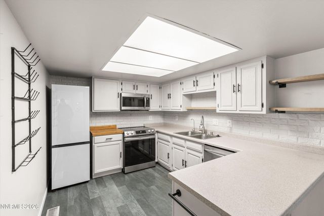 2300 Dickerson Road APT 51, Reno, NV 89503