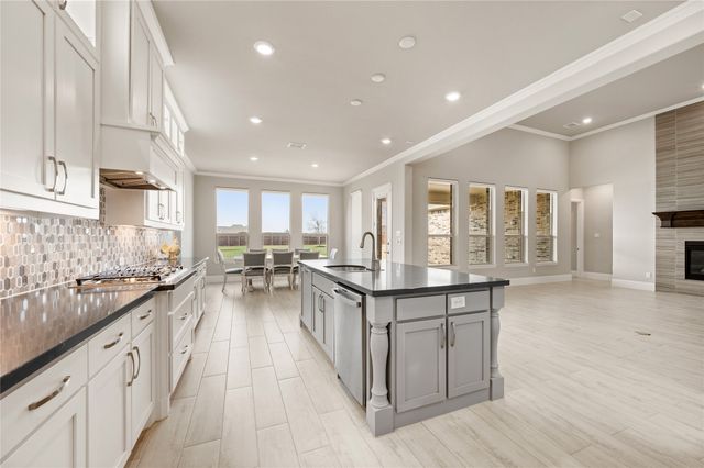 816 Gallant Fox Trail, Keller, TX 76248