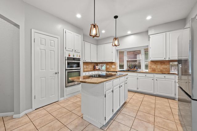 1212 Cardinal LN, Round Rock, TX 78681