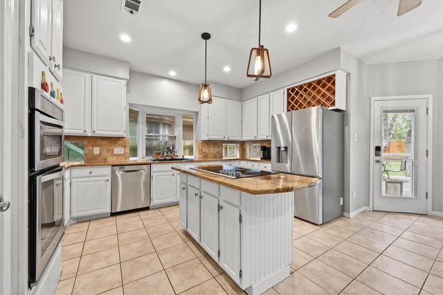 1212 Cardinal LN, Round Rock, TX 78681