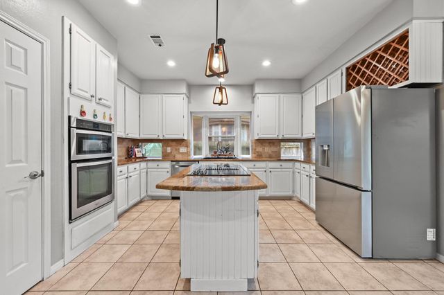 1212 Cardinal LN, Round Rock, TX 78681