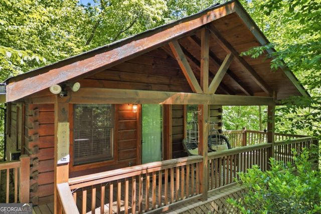 37 Dean Court, Blue Ridge, GA 30513