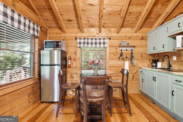 37 Dean Court, Blue Ridge, GA 30513