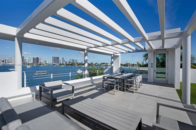 440 S Hibiscus Dr, Miami Beach, FL 33139