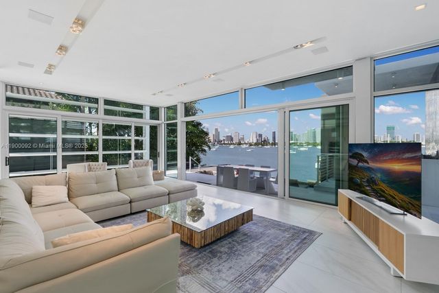 440 S Hibiscus Dr, Miami Beach, FL 33139