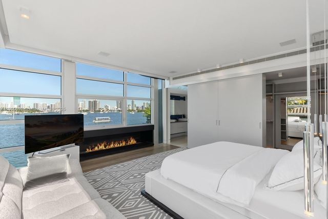 440 S Hibiscus Dr, Miami Beach, FL 33139