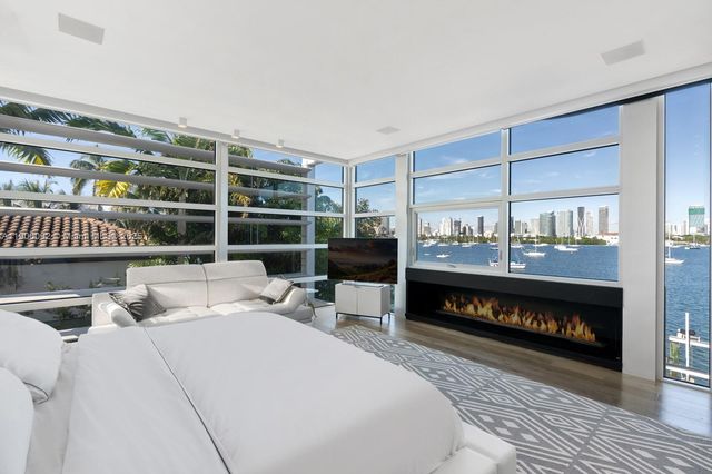 440 S Hibiscus Dr, Miami Beach, FL 33139