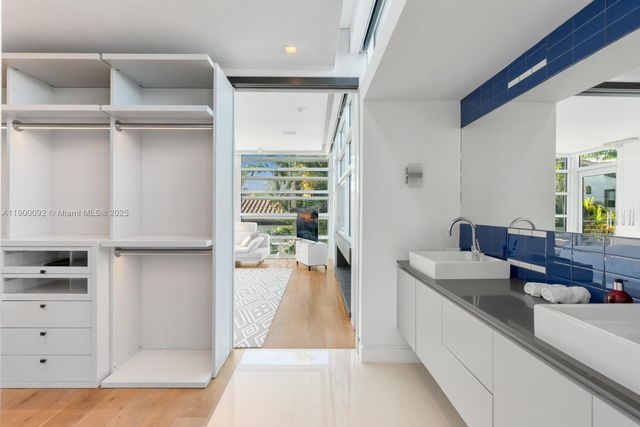 440 S Hibiscus Dr, Miami Beach, FL 33139