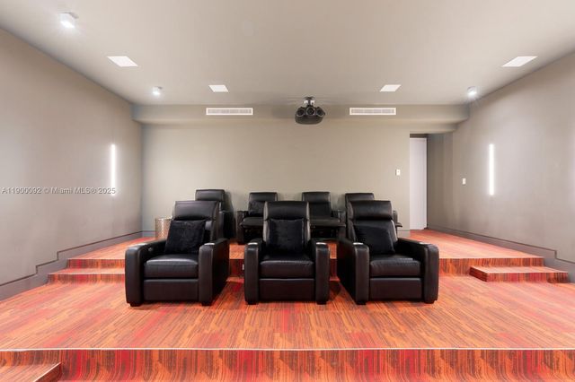 440 S Hibiscus Dr, Miami Beach, FL 33139