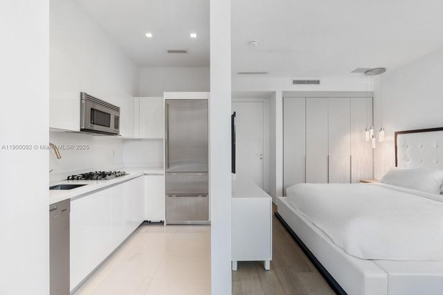 440 S Hibiscus Dr, Miami Beach, FL 33139