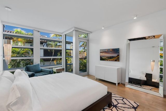 440 S Hibiscus Dr, Miami Beach, FL 33139