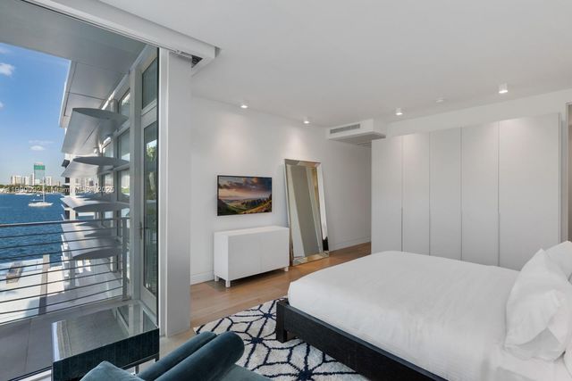 440 S Hibiscus Dr, Miami Beach, FL 33139