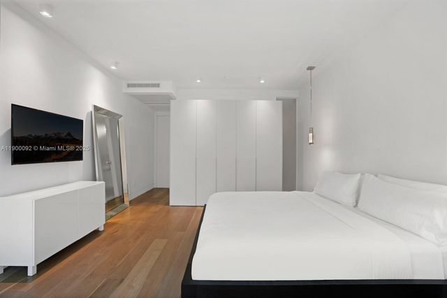 440 S Hibiscus Dr, Miami Beach, FL 33139