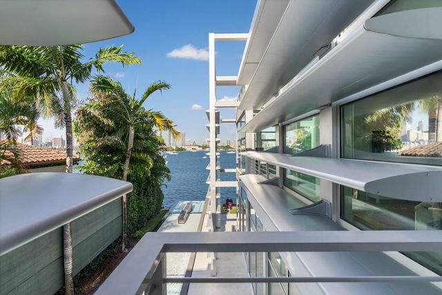 440 S Hibiscus Dr, Miami Beach, FL 33139