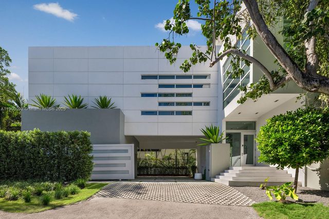 440 S Hibiscus Dr, Miami Beach, FL 33139