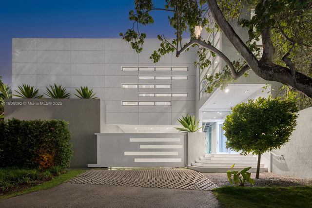 440 S Hibiscus Dr, Miami Beach, FL 33139