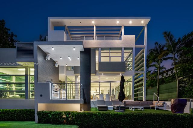 440 S Hibiscus Dr, Miami Beach, FL 33139