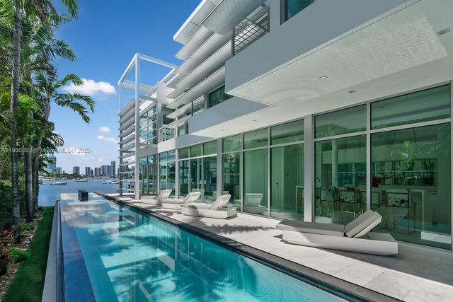 440 S Hibiscus Dr, Miami Beach, FL 33139