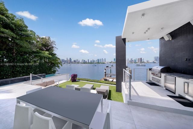 440 S Hibiscus Dr, Miami Beach, FL 33139